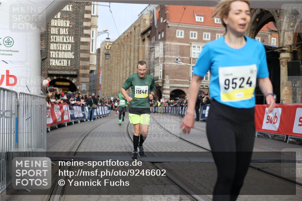 05.10.2025 - 20. swb-Marathon Bremen Yannick Fuchs http://msf.ph/oto/9246602 05.10.2025 10:42:58 Ziel 9524, 11640 meine-sportfotos.de