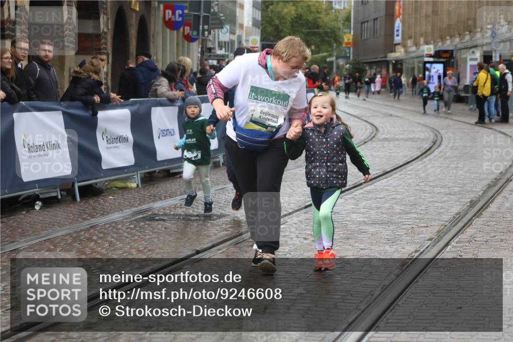 05.10.2025 - 20. swb-Marathon Bremen Strokosch-Dieckow http://msf.ph/oto/9246608 05.10.2025 15:24:09 Ziel  meine-sportfotos.de