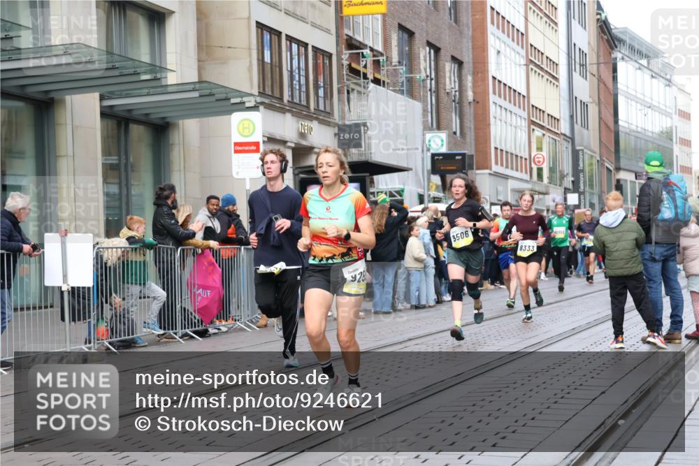 05.10.2025 - 20. swb-Marathon Bremen Strokosch-Dieckow http://msf.ph/oto/9246621 05.10.2025 10:51:27 Ziel 8333, 9004, 9259, 9268, 9506, 9683, 10380, 10436, 10581, 10584, 10625, 10716, 10817, 10918, 10968, 11080, 11136, 11325, 11361, 11394, 11484, 11689, 11696, 8333, 9004, 9259, 9268, 9506, 9683, 10380, 10436, 10581, 10584, 10625, 10716, 10817, 10918, 10968, 11080, 11136, 11325, 11361, 11394, 11484, 11689, 11696 meine-sportfotos.de