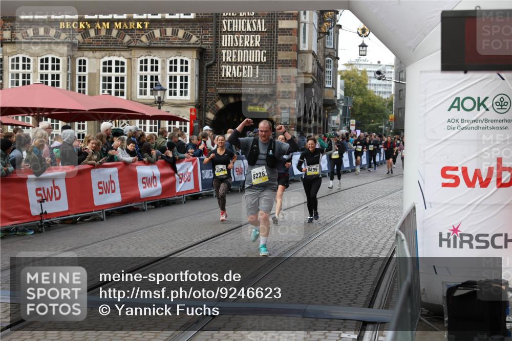05.10.2025 - 20. swb-Marathon Bremen Yannick Fuchs http://msf.ph/oto/9246623 05.10.2025 11:10:31 Ziel 8225, 8533, 9734, 9895, 10189, 10280, 10288, 10552, 11333, 11388 meine-sportfotos.de