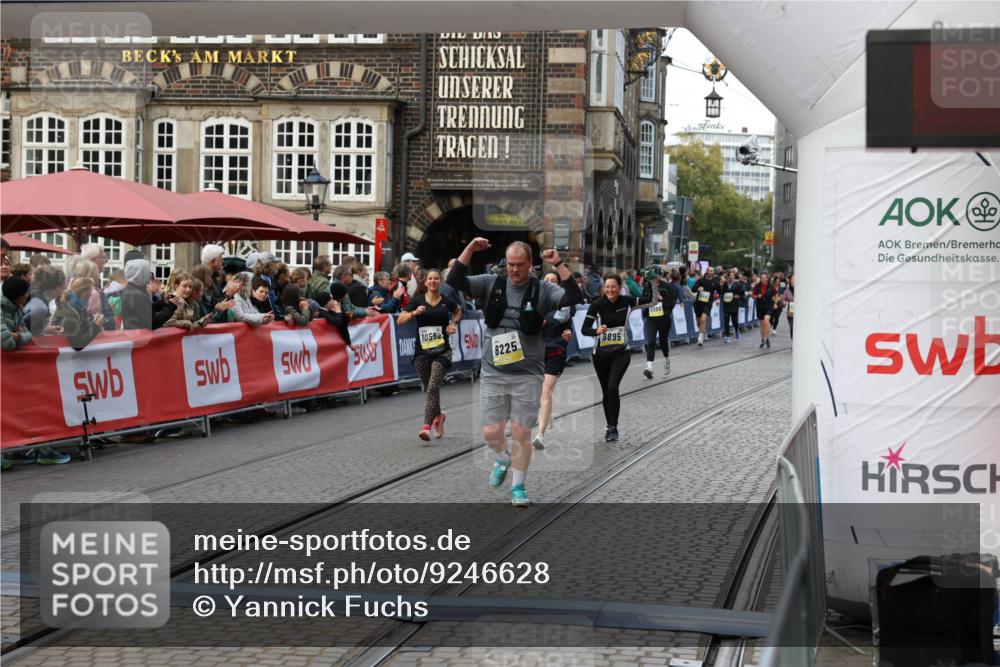 05.10.2025 - 20. swb-Marathon Bremen Yannick Fuchs http://msf.ph/oto/9246628 05.10.2025 11:10:31 Ziel 8225, 8533, 9734, 9895, 10189, 10280, 10288, 10552, 11333, 11388 meine-sportfotos.de