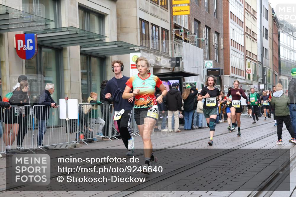 05.10.2025 - 20. swb-Marathon Bremen Strokosch-Dieckow http://msf.ph/oto/9246640 05.10.2025 10:51:27 Ziel 8333, 9004, 9259, 9268, 9506, 9683, 10380, 10436, 10581, 10584, 10625, 10716, 10817, 10918, 10968, 11080, 11136, 11325, 11361, 11394, 11484, 11689, 11696, 8333, 9004, 9259, 9268, 9506, 9683, 10380, 10436, 10581, 10584, 10625, 10716, 10817, 10918, 10968, 11080, 11136, 11325, 11361, 11394, 11484, 11689, 11696 meine-sportfotos.de