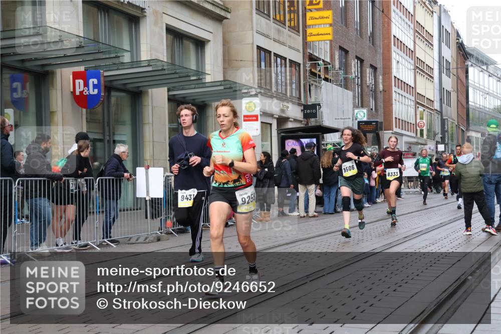 05.10.2025 - 20. swb-Marathon Bremen Strokosch-Dieckow http://msf.ph/oto/9246652 05.10.2025 10:51:27 Ziel 8333, 9004, 9259, 9268, 9506, 9683, 10380, 10436, 10581, 10584, 10625, 10716, 10817, 10918, 10968, 11080, 11136, 11325, 11361, 11394, 11484, 11689, 11696, 8333, 9004, 9259, 9268, 9506, 9683, 10380, 10436, 10581, 10584, 10625, 10716, 10817, 10918, 10968, 11080, 11136, 11325, 11361, 11394, 11484, 11689, 11696 meine-sportfotos.de