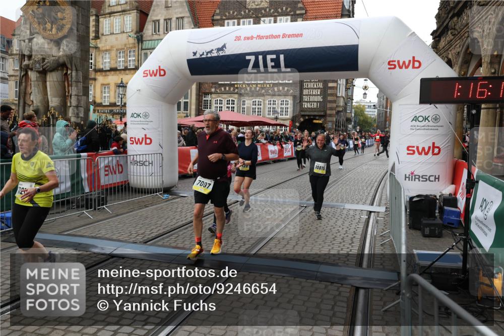 05.10.2025 - 20. swb-Marathon Bremen Yannick Fuchs http://msf.ph/oto/9246654 05.10.2025 11:12:06 Ziel 7007, 9420, 9726, 9867, 10815, 10839, 10849, 11215, 11563 meine-sportfotos.de