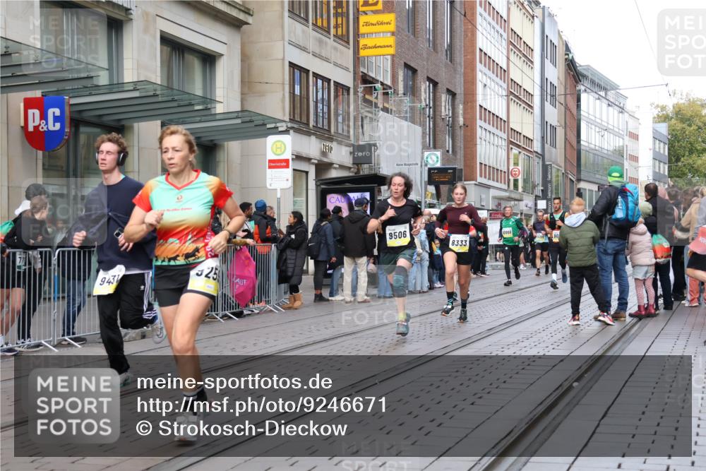 05.10.2025 - 20. swb-Marathon Bremen Strokosch-Dieckow http://msf.ph/oto/9246671 05.10.2025 10:51:28 Ziel 8333, 9004, 9259, 9268, 9506, 9683, 10380, 10436, 10581, 10584, 10625, 10716, 10817, 10918, 10968, 11080, 11136, 11325, 11361, 11394, 11484, 11689, 11696, 8333, 9004, 9259, 9268, 9506, 9683, 10380, 10436, 10581, 10584, 10625, 10716, 10817, 10918, 10968, 11080, 11136, 11325, 11361, 11394, 11484, 11689, 11696 meine-sportfotos.de