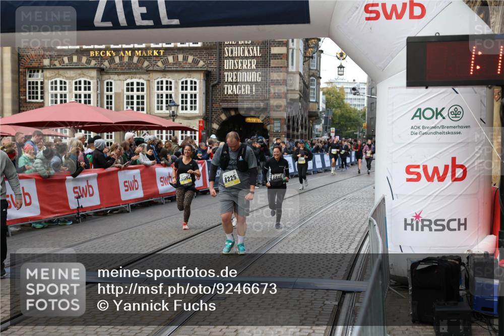 05.10.2025 - 20. swb-Marathon Bremen Yannick Fuchs http://msf.ph/oto/9246673 05.10.2025 11:10:32 Ziel 8225, 8533, 9734, 9895, 10189, 10280, 10288, 10552, 11388 meine-sportfotos.de
