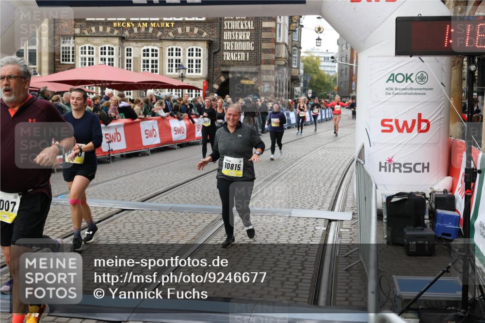 05.10.2025 - 20. swb-Marathon Bremen Yannick Fuchs http://msf.ph/oto/9246677 05.10.2025 11:12:06 Ziel 7007, 9420, 9726, 9867, 10815, 10839, 10849, 11215, 11563 meine-sportfotos.de