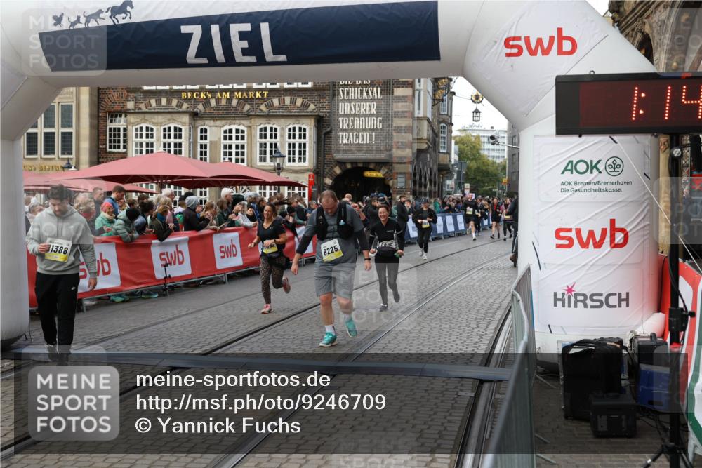 05.10.2025 - 20. swb-Marathon Bremen Yannick Fuchs http://msf.ph/oto/9246709 05.10.2025 11:10:32 Ziel 8225, 8533, 9734, 9895, 10189, 10280, 10288, 10552, 11388 meine-sportfotos.de