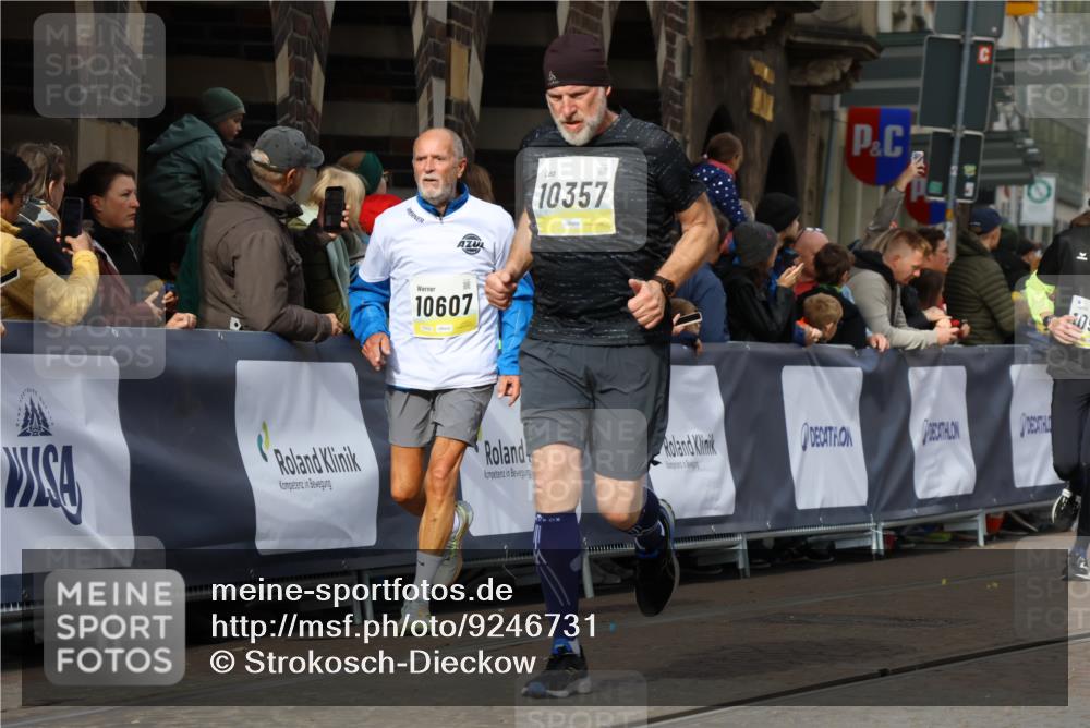 05.10.2025 - 20. swb-Marathon Bremen Strokosch-Dieckow http://msf.ph/oto/9246731 05.10.2025 10:59:01 Ziel 9601, 9692, 9847, 9977, 10357, 10588, 10594, 10607 meine-sportfotos.de