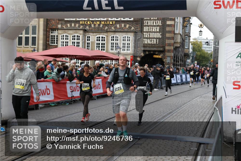 05.10.2025 - 20. swb-Marathon Bremen Yannick Fuchs http://msf.ph/oto/9246736 05.10.2025 11:10:33 Ziel 8225, 8533, 9734, 9895, 10280, 10288, 10552, 11388 meine-sportfotos.de