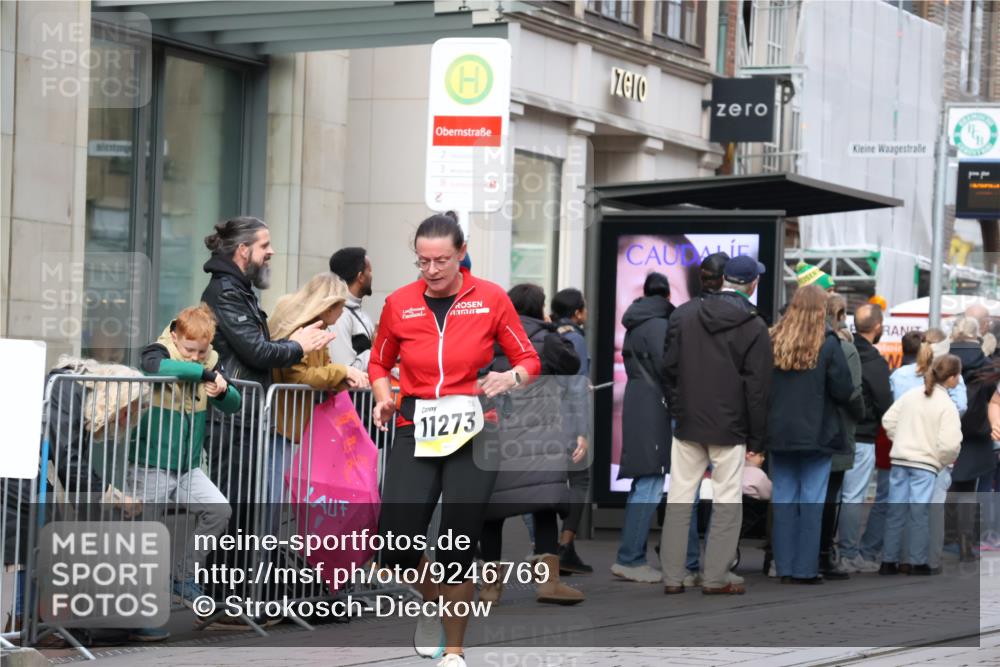 05.10.2025 - 20. swb-Marathon Bremen Strokosch-Dieckow http://msf.ph/oto/9246769 05.10.2025 10:51:42 Ziel 9196, 9226, 9683, 9852, 9939, 10038, 10240, 10380, 10438, 10581, 10625, 10668, 10727, 10817, 10942, 10977, 11080, 11136, 11273, 11325, 11361, 11394, 11641, 9196, 9226, 9683, 9852, 9939, 10038, 10240, 10380, 10438, 10581, 10625, 10668, 10727, 10817, 10942, 10977, 11080, 11136, 11273, 11325, 11361, 11394, 11641 meine-sportfotos.de