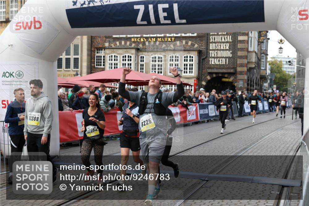 05.10.2025 - 20. swb-Marathon Bremen Yannick Fuchs http://msf.ph/oto/9246783 05.10.2025 11:10:34 Ziel 8225, 9895, 10280, 10288, 10552, 11388 meine-sportfotos.de