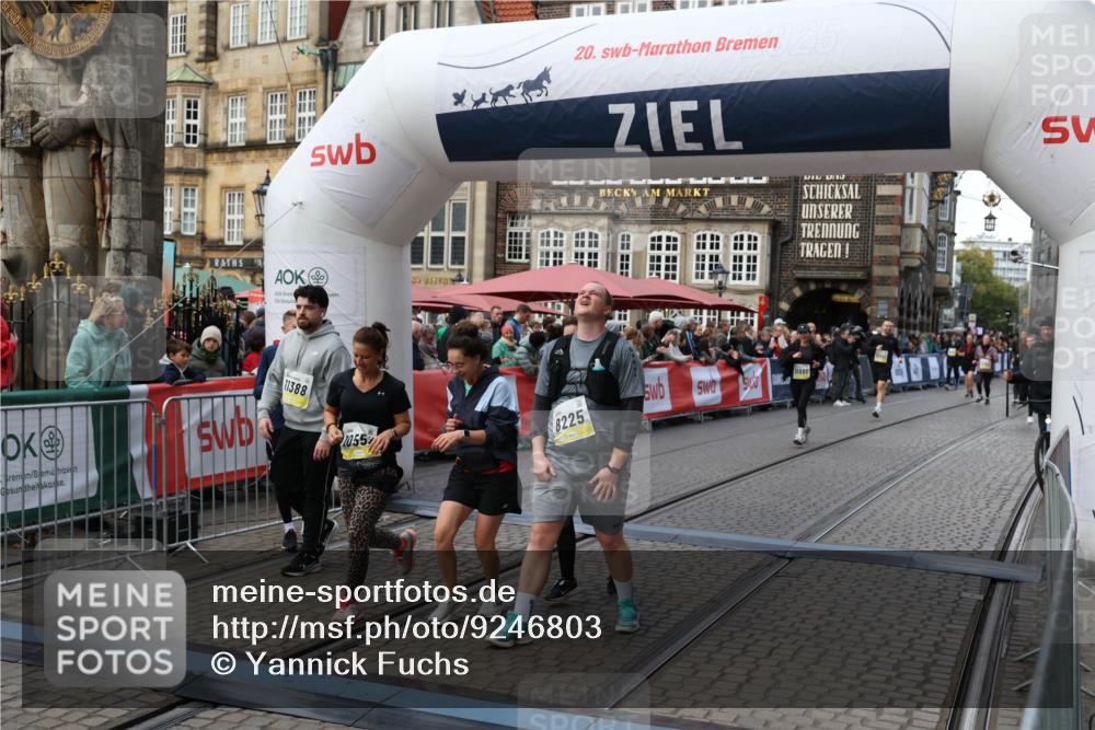 05.10.2025 - 20. swb-Marathon Bremen Yannick Fuchs http://msf.ph/oto/9246803 05.10.2025 11:10:35 Ziel 8225, 9895, 10280, 10288, 10440, 10441, 10552, 10980, 11388 meine-sportfotos.de