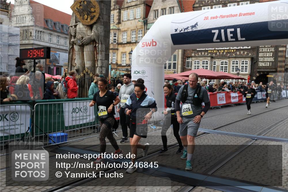 05.10.2025 - 20. swb-Marathon Bremen Yannick Fuchs http://msf.ph/oto/9246845 05.10.2025 11:10:36 Ziel 8225, 9895, 10288, 10440, 10441, 10442, 10552, 10980, 11388 meine-sportfotos.de
