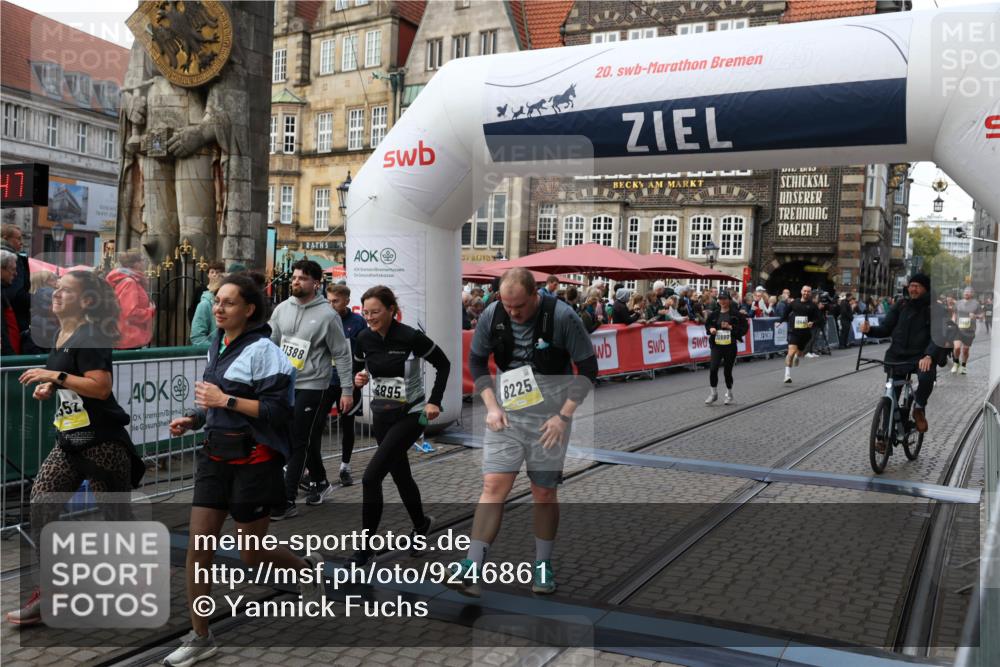 05.10.2025 - 20. swb-Marathon Bremen Yannick Fuchs http://msf.ph/oto/9246861 05.10.2025 11:10:36 Ziel 8225, 9895, 10288, 10440, 10441, 10442, 10552, 10980, 11388 meine-sportfotos.de