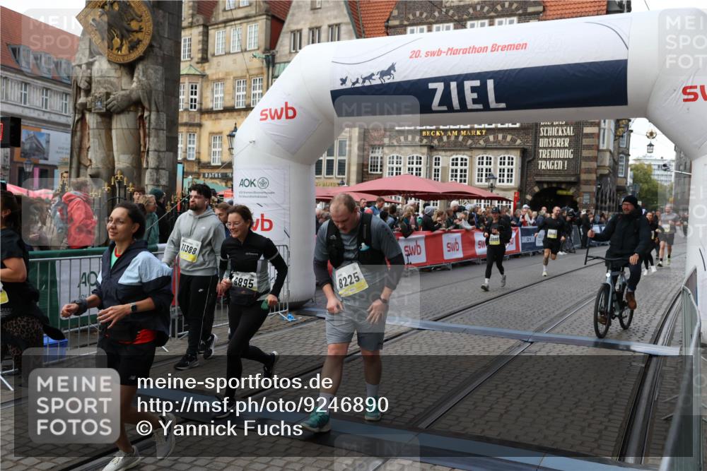 05.10.2025 - 20. swb-Marathon Bremen Yannick Fuchs http://msf.ph/oto/9246890 05.10.2025 11:10:36 Ziel 8225, 9895, 10288, 10440, 10441, 10442, 10552, 10980, 11388 meine-sportfotos.de