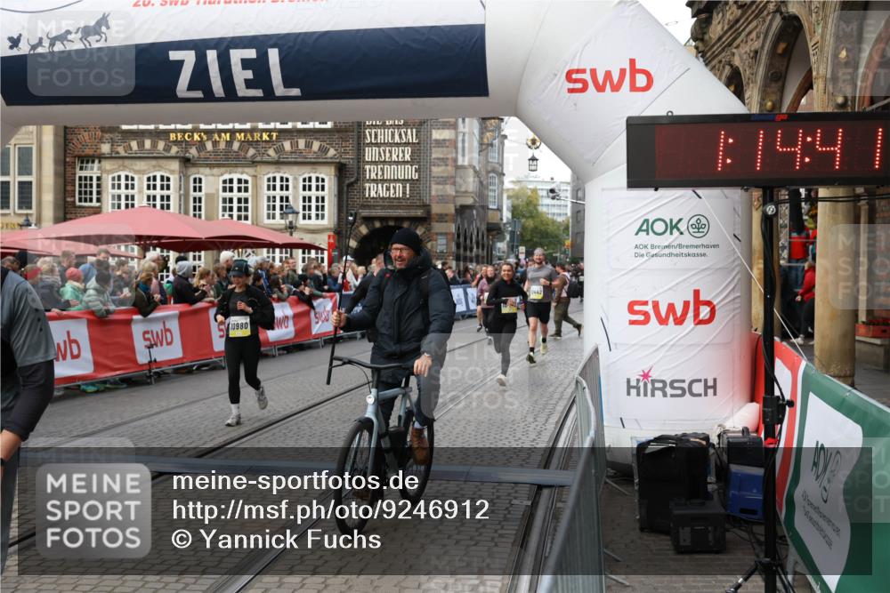 05.10.2025 - 20. swb-Marathon Bremen Yannick Fuchs http://msf.ph/oto/9246912 05.10.2025 11:10:37 Ziel 8225, 9895, 10288, 10440, 10441, 10442, 10552, 10980, 11388 meine-sportfotos.de