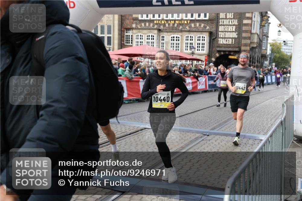 05.10.2025 - 20. swb-Marathon Bremen Yannick Fuchs http://msf.ph/oto/9246971 05.10.2025 11:10:40 Ziel 8225, 9895, 10146, 10288, 10440, 10441, 10442, 10552, 10980, 11342 meine-sportfotos.de