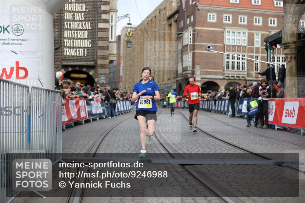 05.10.2025 - 20. swb-Marathon Bremen Yannick Fuchs http://msf.ph/oto/9246988 05.10.2025 10:43:12 Ziel 9006, 9302, 9558, 10045, 10553, 10961, 11476 meine-sportfotos.de