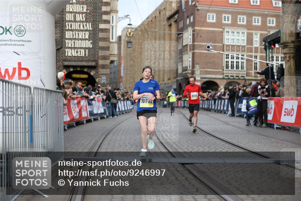 05.10.2025 - 20. swb-Marathon Bremen Yannick Fuchs http://msf.ph/oto/9246997 05.10.2025 10:43:12 Ziel 9006, 9302, 9558, 10045, 10553, 10961, 11476 meine-sportfotos.de