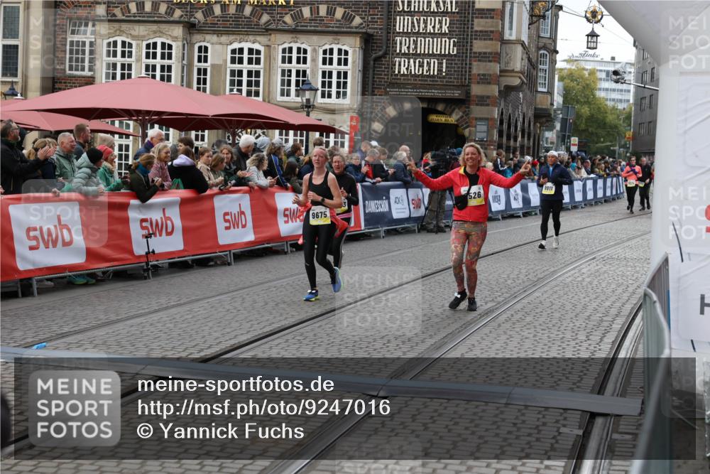 05.10.2025 - 20. swb-Marathon Bremen Yannick Fuchs http://msf.ph/oto/9247016 05.10.2025 11:12:13 Ziel 9526, 9675, 9726, 9867, 10463, 10499, 10849 meine-sportfotos.de