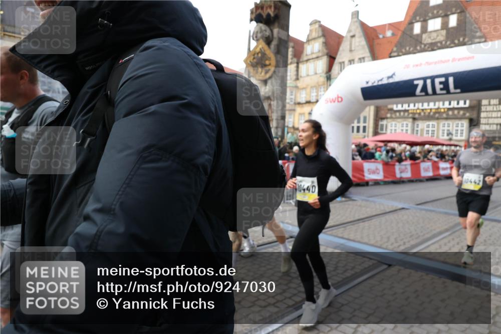 05.10.2025 - 20. swb-Marathon Bremen Yannick Fuchs http://msf.ph/oto/9247030 05.10.2025 11:10:40 Ziel 8225, 9895, 10146, 10288, 10440, 10441, 10442, 10552, 10980, 11342 meine-sportfotos.de