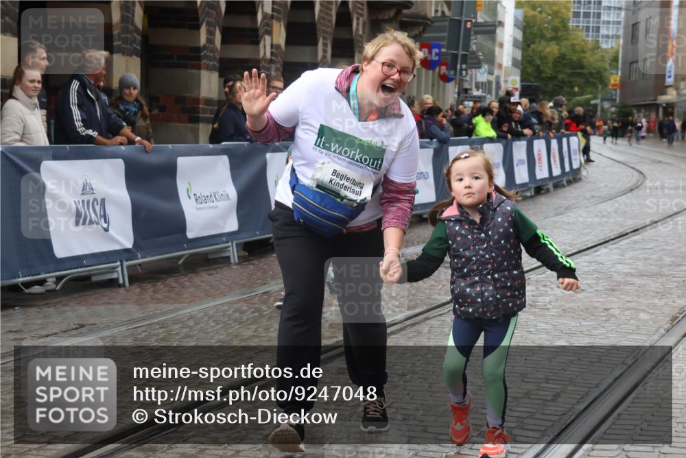 05.10.2025 - 20. swb-Marathon Bremen Strokosch-Dieckow http://msf.ph/oto/9247048 05.10.2025 15:24:11 Ziel  meine-sportfotos.de