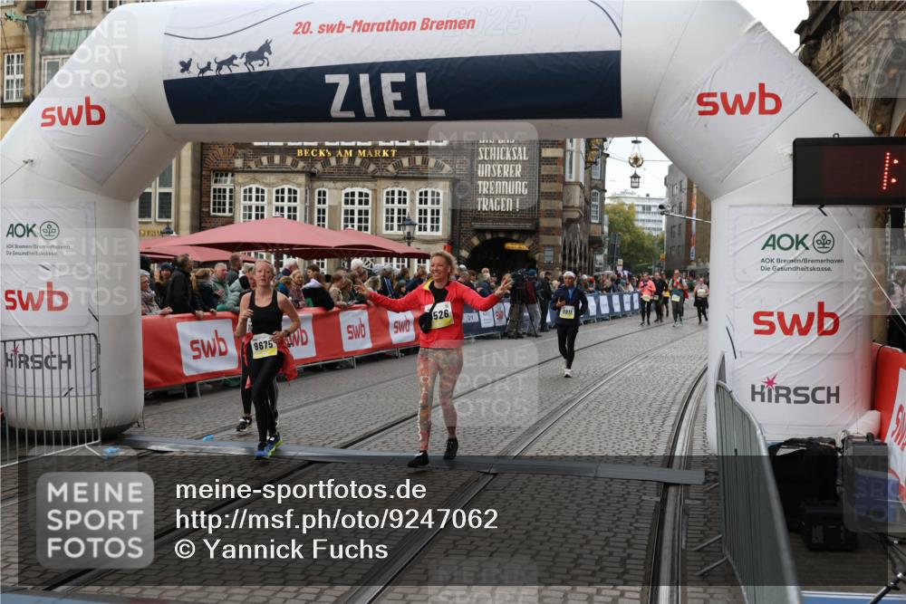 05.10.2025 - 20. swb-Marathon Bremen Yannick Fuchs http://msf.ph/oto/9247062 05.10.2025 11:12:16 Ziel 9526, 9675, 9726, 10463, 10499, 10849 meine-sportfotos.de