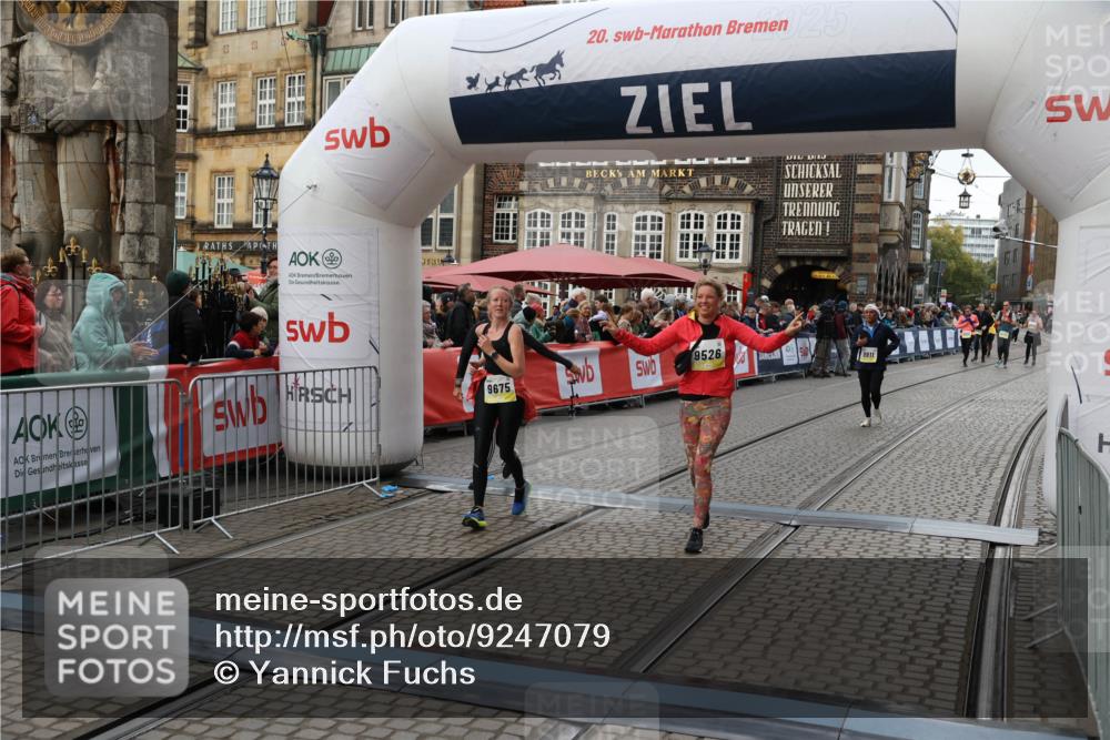 05.10.2025 - 20. swb-Marathon Bremen Yannick Fuchs http://msf.ph/oto/9247079 05.10.2025 11:12:16 Ziel 9526, 9675, 9726, 10463, 10499, 10849 meine-sportfotos.de
