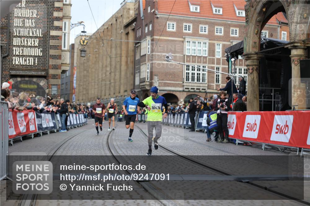 05.10.2025 - 20. swb-Marathon Bremen Yannick Fuchs http://msf.ph/oto/9247091 05.10.2025 10:43:17 Ziel 9006, 9302, 9558, 10474, 10553, 10961, 10979, 11476 meine-sportfotos.de