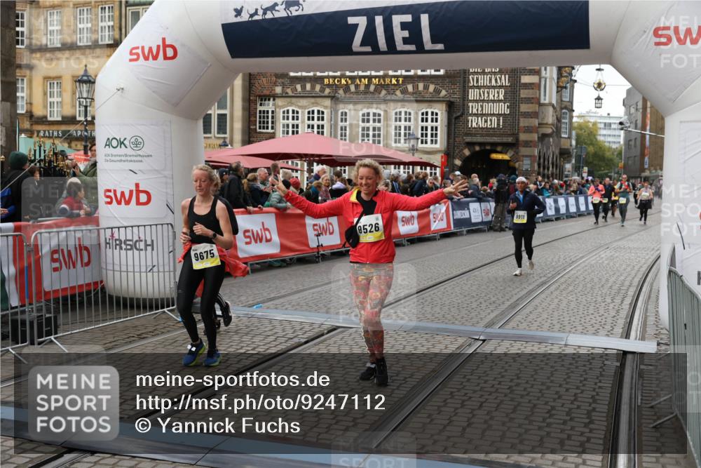 05.10.2025 - 20. swb-Marathon Bremen Yannick Fuchs http://msf.ph/oto/9247112 05.10.2025 11:12:17 Ziel 9526, 9675, 9911, 10463, 10499 meine-sportfotos.de