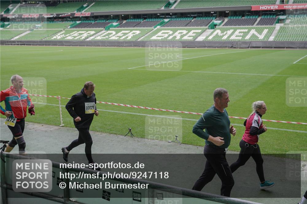 05.10.2025 - 20. swb-Marathon Bremen Michael Burmester http://msf.ph/oto/9247118 05.10.2025 10:38:24 Laufen im Stadion 7621, 8574, 9182, 9184, 9189, 9210, 9235, 9237, 9300, 9322, 9331, 9335, 9394, 9409, 9426, 9432, 9448, 9468, 9486, 9498, 9536, 9642, 9647, 9684, 9707, 9748, 9750, 9752, 9771, 9813, 9846, 9858, 9890, 9915, 9940, 9978, 10033, 10056, 10098, 10130, 10167, 10194, 10205, 10274, 10278, 10297, 10301, 10404, 10437, 10439, 10446, 10471, 10478, 10485, 10511, 10530, 10595, 10598, 10611, 10678, 10711, 10713, 10803, 10804, 10825, 10826, 10829, 11050, 11150 meine-sportfotos.de