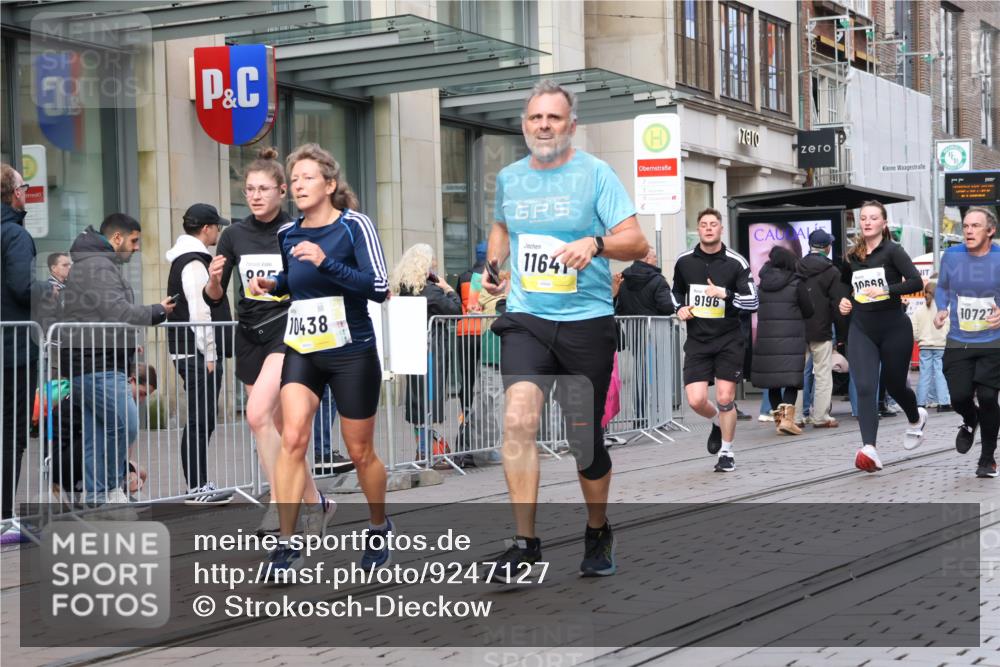 05.10.2025 - 20. swb-Marathon Bremen Strokosch-Dieckow http://msf.ph/oto/9247127 05.10.2025 10:51:54 Ziel 9172, 9196, 9226, 9584, 9852, 9939, 9955, 9987, 10038, 10240, 10438, 10507, 10668, 10719, 10727, 10900, 10927, 10942, 10977, 11128, 11273, 11458, 11491, 11528, 11641, 11665, 9172, 9196, 9226, 9584, 9852, 9939, 9955, 9987, 10038, 10240, 10438, 10507, 10668, 10719, 10727, 10900, 10927, 10942, 10977, 11128, 11273, 11458, 11491, 11528, 11641, 11665 meine-sportfotos.de