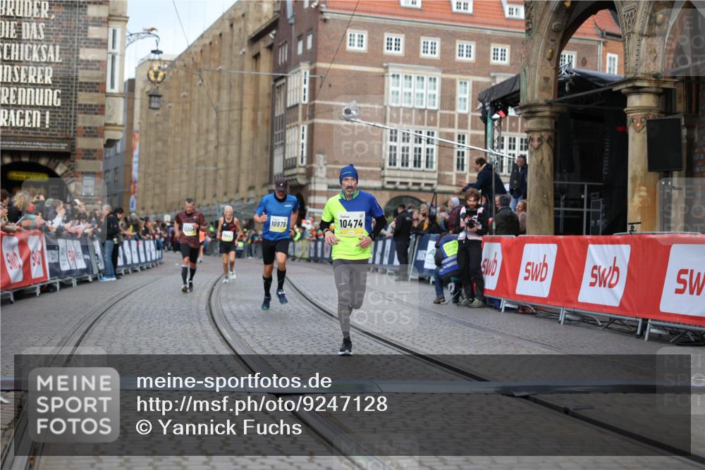 05.10.2025 - 20. swb-Marathon Bremen Yannick Fuchs http://msf.ph/oto/9247128 05.10.2025 10:43:17 Ziel 9006, 9302, 9558, 10474, 10553, 10961, 10979, 11476 meine-sportfotos.de
