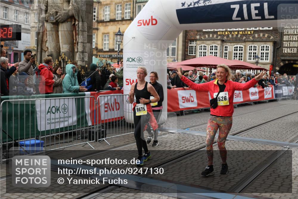 05.10.2025 - 20. swb-Marathon Bremen Yannick Fuchs http://msf.ph/oto/9247130 05.10.2025 11:12:17 Ziel 9526, 9675, 9911, 10463, 10499 meine-sportfotos.de