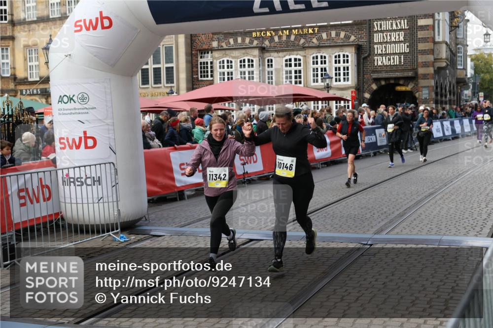 05.10.2025 - 20. swb-Marathon Bremen Yannick Fuchs http://msf.ph/oto/9247134 05.10.2025 11:10:42 Ziel 10146, 10440, 10441, 10442, 10980, 11240, 11342 meine-sportfotos.de