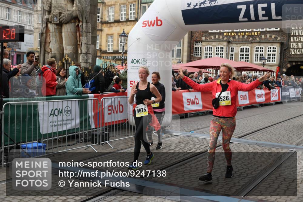 05.10.2025 - 20. swb-Marathon Bremen Yannick Fuchs http://msf.ph/oto/9247138 05.10.2025 11:12:17 Ziel 9526, 9675, 9911, 10463, 10499 meine-sportfotos.de