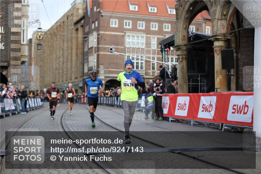 05.10.2025 - 20. swb-Marathon Bremen Yannick Fuchs http://msf.ph/oto/9247143 05.10.2025 10:43:18 Ziel 9006, 10474, 10553, 10961, 10979, 11476 meine-sportfotos.de