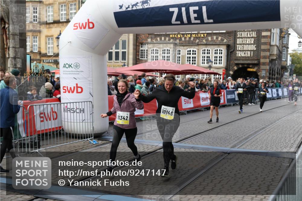 05.10.2025 - 20. swb-Marathon Bremen Yannick Fuchs http://msf.ph/oto/9247147 05.10.2025 11:10:42 Ziel 10146, 10440, 10441, 10442, 10980, 11240, 11342 meine-sportfotos.de