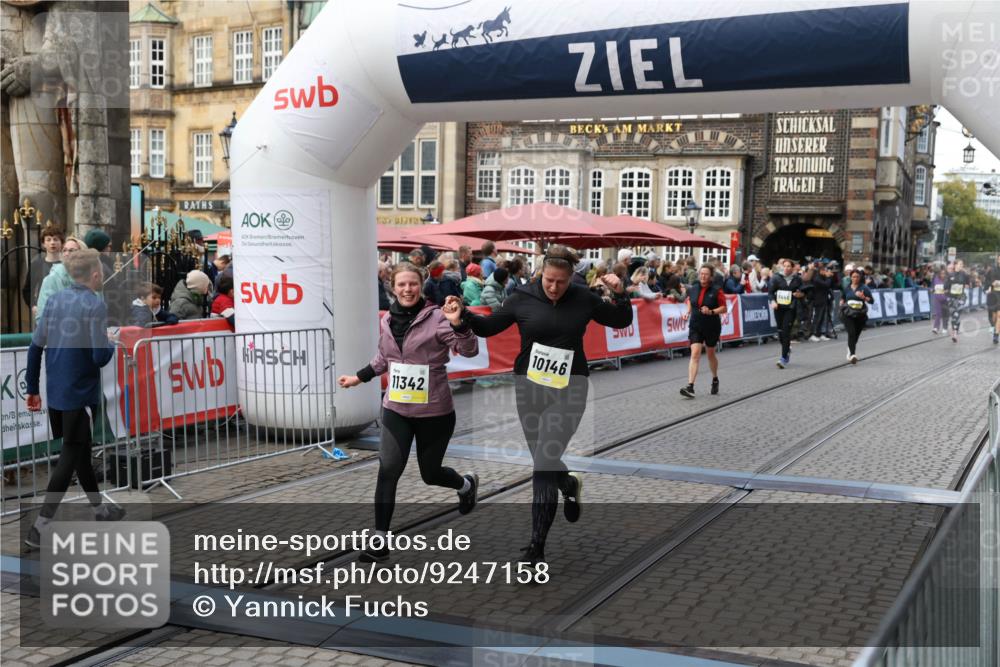 05.10.2025 - 20. swb-Marathon Bremen Yannick Fuchs http://msf.ph/oto/9247158 05.10.2025 11:10:42 Ziel 10146, 10440, 10441, 10442, 10980, 11240, 11342 meine-sportfotos.de