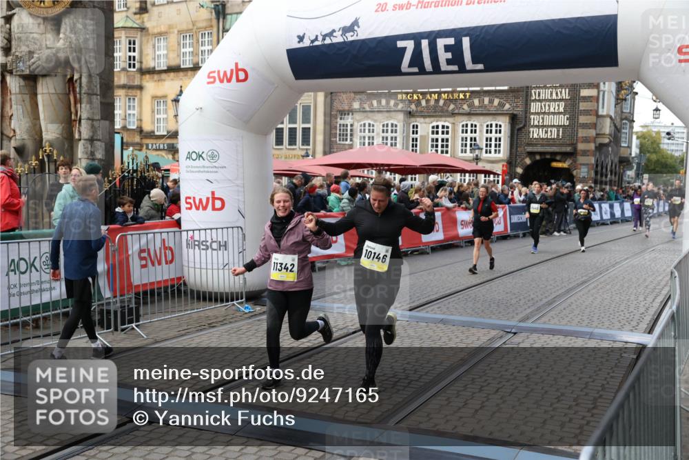 05.10.2025 - 20. swb-Marathon Bremen Yannick Fuchs http://msf.ph/oto/9247165 05.10.2025 11:10:42 Ziel 10146, 10440, 10441, 10442, 10980, 11240, 11342 meine-sportfotos.de