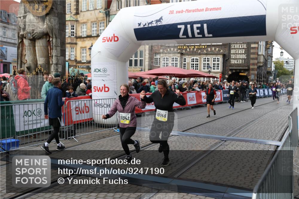 05.10.2025 - 20. swb-Marathon Bremen Yannick Fuchs http://msf.ph/oto/9247190 05.10.2025 11:10:42 Ziel 10146, 10440, 10441, 10442, 10980, 11240, 11342 meine-sportfotos.de