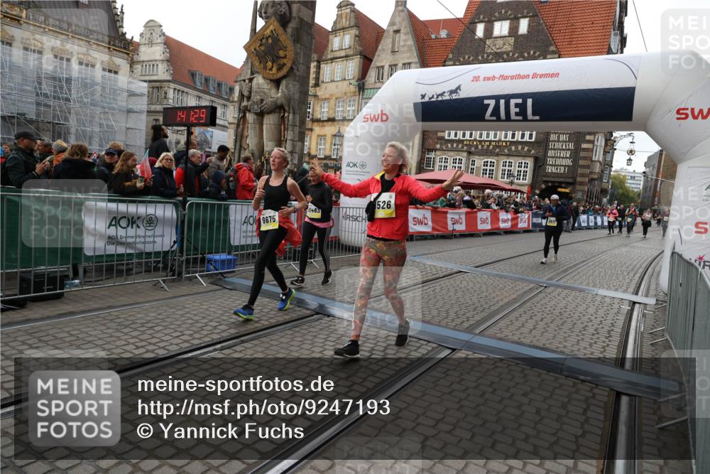05.10.2025 - 20. swb-Marathon Bremen Yannick Fuchs http://msf.ph/oto/9247193 05.10.2025 11:12:18 Ziel 9526, 9675, 9911, 10463, 10499 meine-sportfotos.de