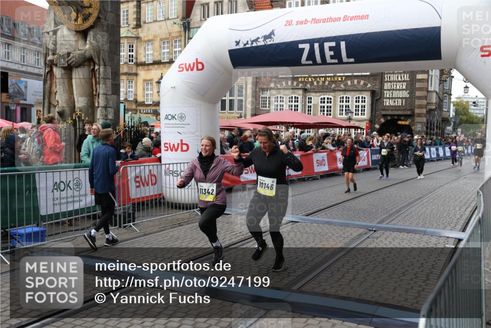 05.10.2025 - 20. swb-Marathon Bremen Yannick Fuchs http://msf.ph/oto/9247199 05.10.2025 11:10:42 Ziel 10146, 10440, 10441, 10442, 10980, 11240, 11342 meine-sportfotos.de