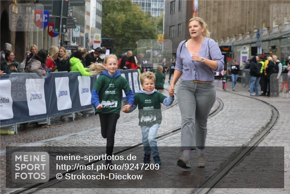 05.10.2025 - 20. swb-Marathon Bremen Strokosch-Dieckow http://msf.ph/oto/9247209 05.10.2025 15:24:34 Ziel  meine-sportfotos.de
