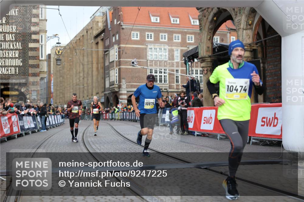 05.10.2025 - 20. swb-Marathon Bremen Yannick Fuchs http://msf.ph/oto/9247225 05.10.2025 10:43:19 Ziel 9006, 10474, 10541, 10553, 10961, 10979, 11304, 11476 meine-sportfotos.de