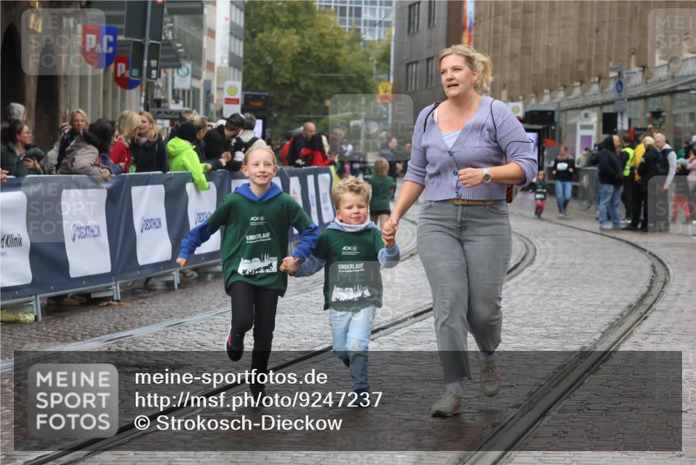 05.10.2025 - 20. swb-Marathon Bremen Strokosch-Dieckow http://msf.ph/oto/9247237 05.10.2025 15:24:34 Ziel  meine-sportfotos.de