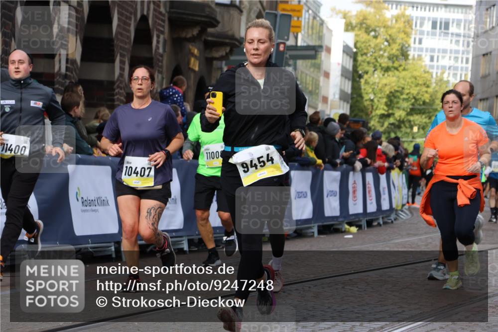 05.10.2025 - 20. swb-Marathon Bremen Strokosch-Dieckow http://msf.ph/oto/9247248 05.10.2025 10:59:17 Ziel 9183, 9454, 9508, 9635, 10200, 10274, 10407, 11006, 11007, 11207, 11400 meine-sportfotos.de