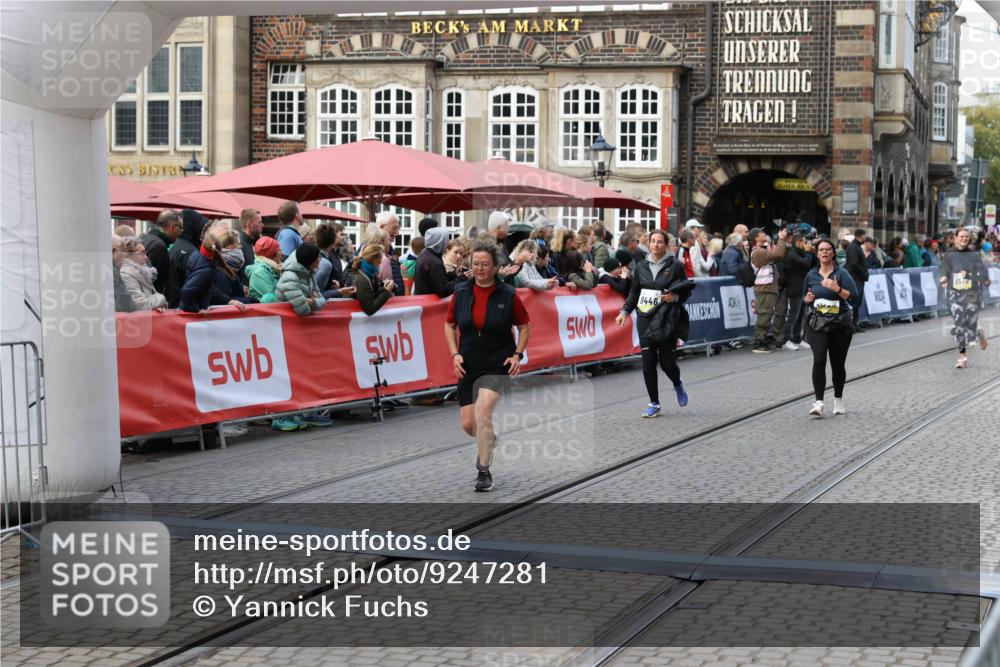 05.10.2025 - 20. swb-Marathon Bremen Yannick Fuchs http://msf.ph/oto/9247281 05.10.2025 11:10:44 Ziel 9446, 10146, 10440, 10441, 10442, 10980, 11240, 11342 meine-sportfotos.de