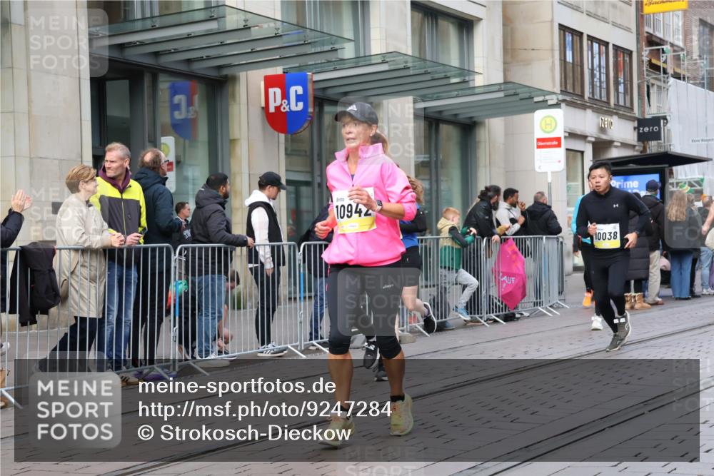 05.10.2025 - 20. swb-Marathon Bremen Strokosch-Dieckow http://msf.ph/oto/9247284 05.10.2025 10:51:59 Ziel 9172, 9196, 9226, 9584, 9852, 9955, 9987, 10038, 10240, 10241, 10327, 10438, 10507, 10608, 10668, 10719, 10727, 10900, 10927, 10942, 11128, 11387, 11458, 11491, 11528, 11641, 11665, 9172, 9196, 9226, 9584, 9852, 9955, 9987, 10038, 10240, 10241, 10327, 10438, 10507, 10608, 10668, 10719, 10727, 10900, 10927, 10942, 11128, 11387, 11458, 11491, 11528, 11641, 11665 meine-sportfotos.de